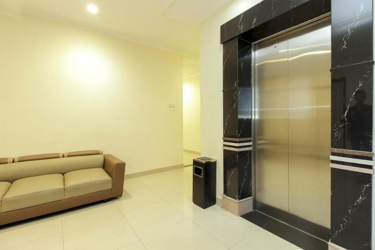 Reddoorz Plus @ Paal 2 Manado Exterior foto