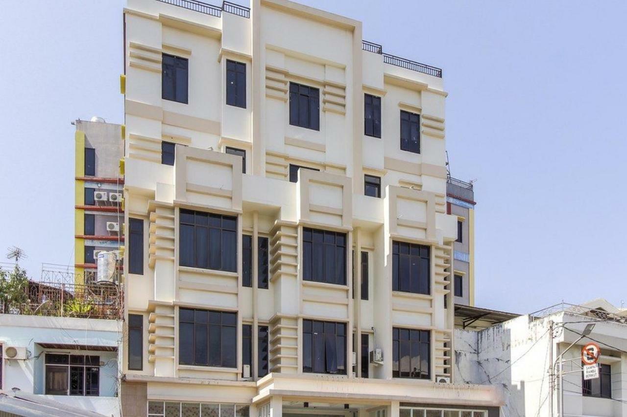Reddoorz Plus @ Paal 2 Manado Exterior foto