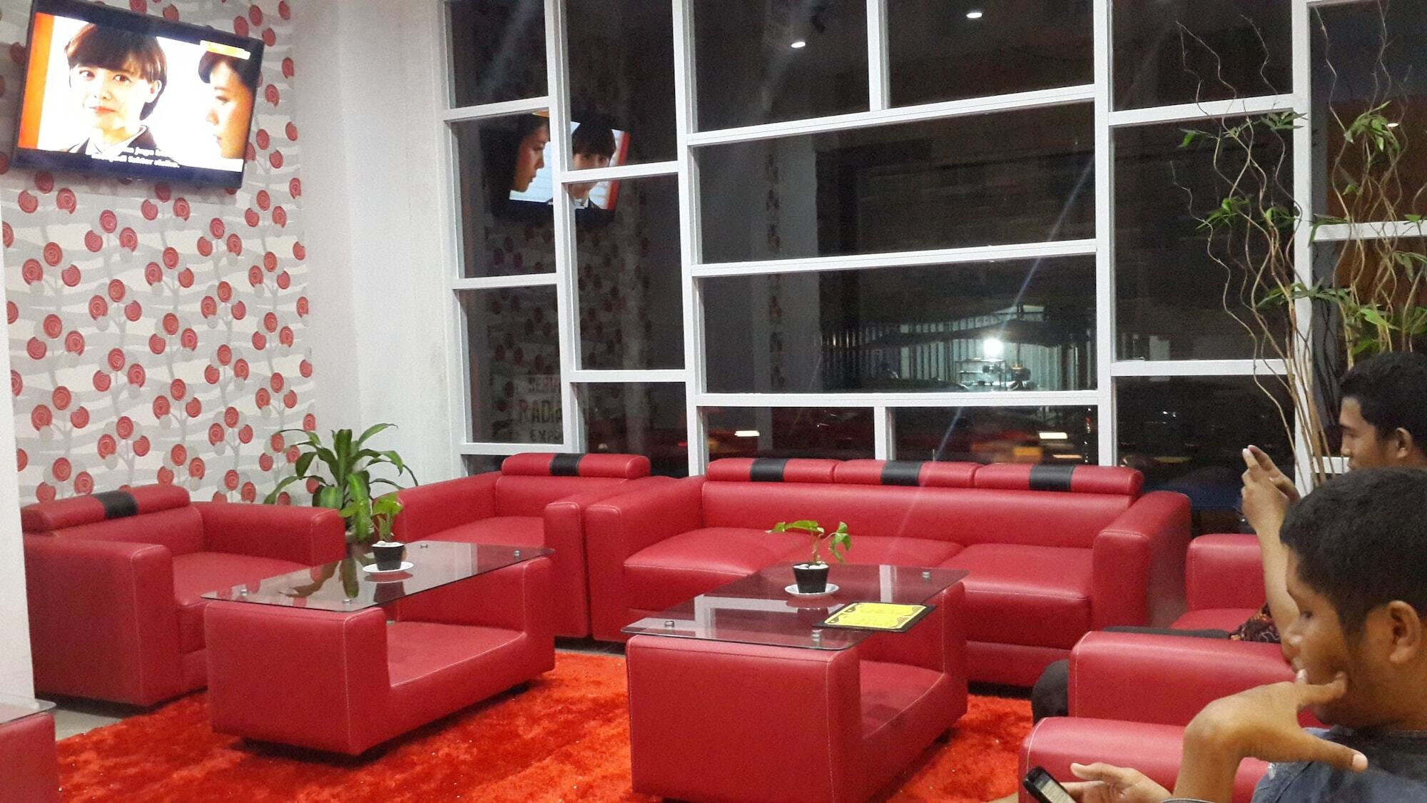 Reddoorz Plus @ Paal 2 Manado Exterior foto